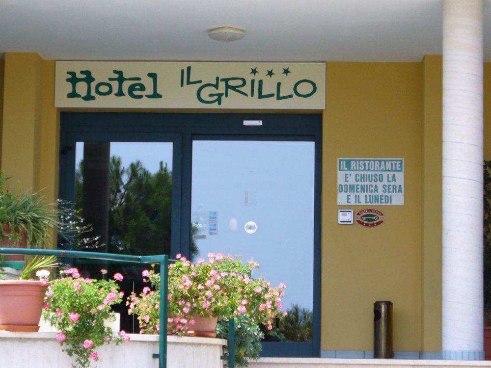 Hotel Ristorante Il Grillo Acquaviva Picena Exterior foto